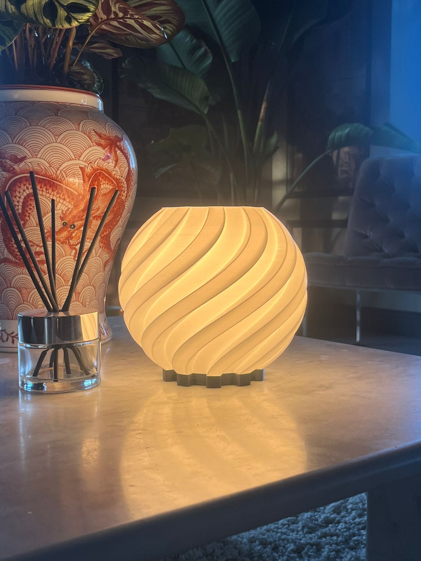 The Wavy Lamp in White